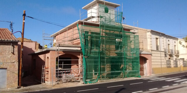 Contratas y Obras San Gregorio SA - Ayuntamiento y local social en Castronuevo